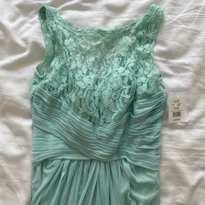 David’s Bridal Long Mesh in Mint Size 4
